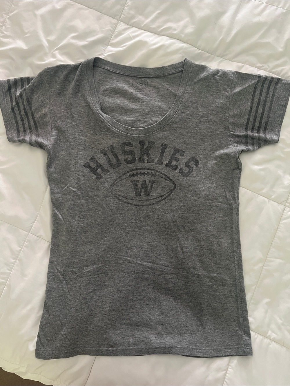 47 Women's Gray Huskies Short Sleeve Tee - Heather Gray